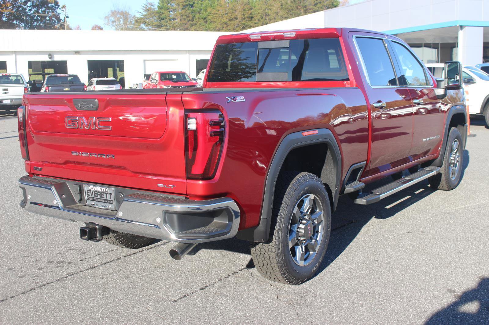 New 2025 GMC Sierra 2500 SLT w/ SLT Premium Package image 7