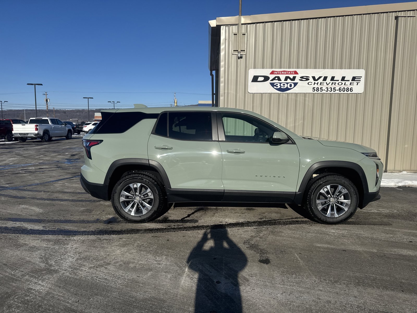 New 2026 Chevrolet Equinox LT image 2