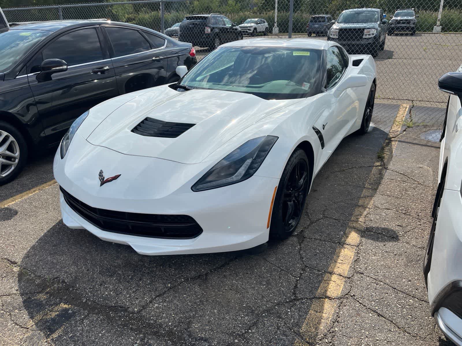 Used 2017 Chevrolet Corvette Stingray Coupe w/ Carbon Flash Badge Package RWD video 2