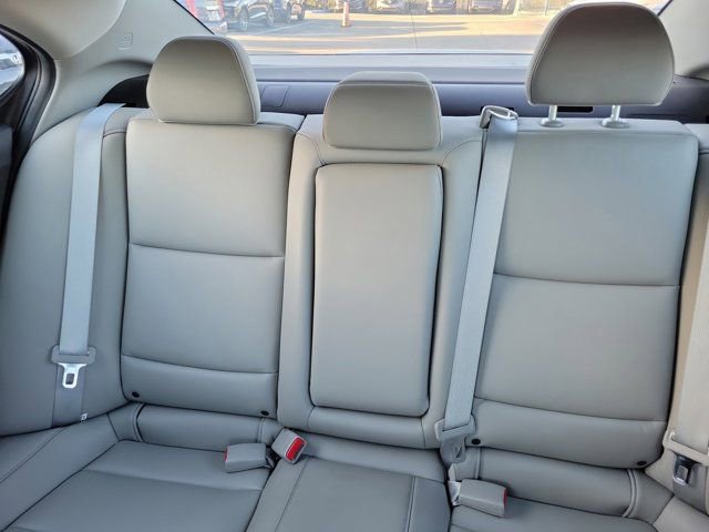 Used 2019 Acura TLX image 9