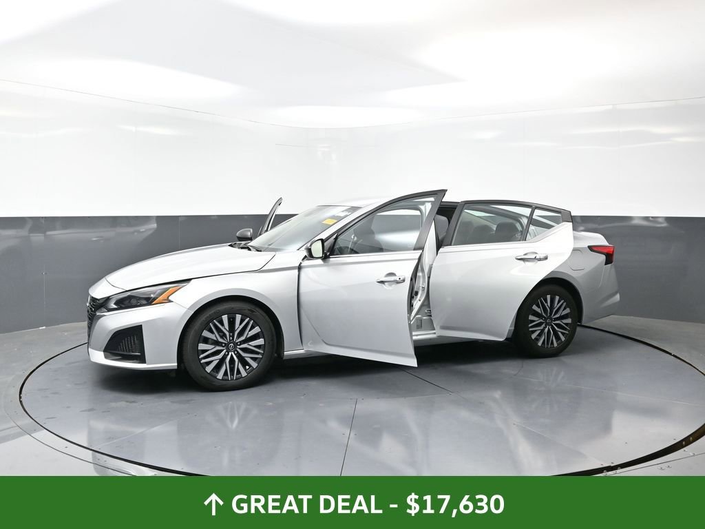 Used 2024 Nissan Altima 2.5 SV image 57