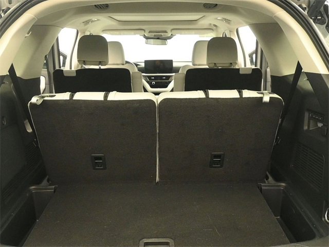 Certified 2025 Ford Explorer Platinum w/ Ultimate Package image 18