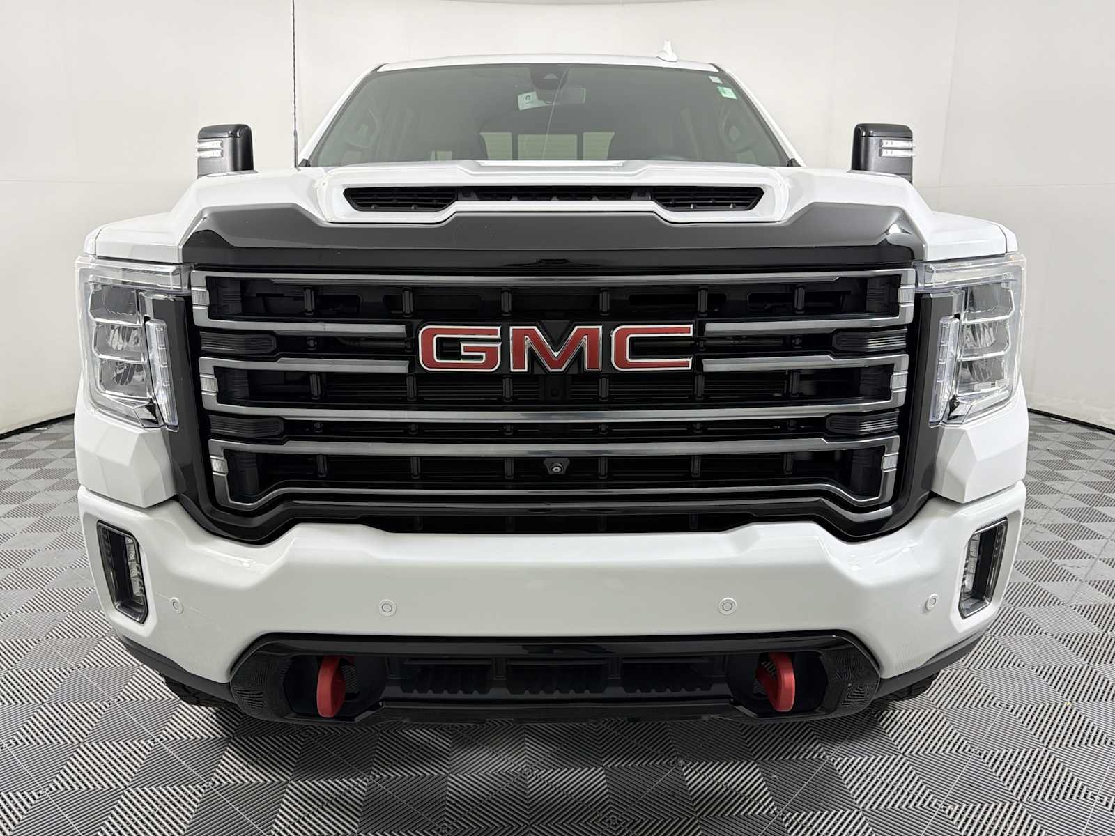Used 2022 GMC Sierra 2500 AT4 w/ AT4 Preferred Package AWD/4WD image 2