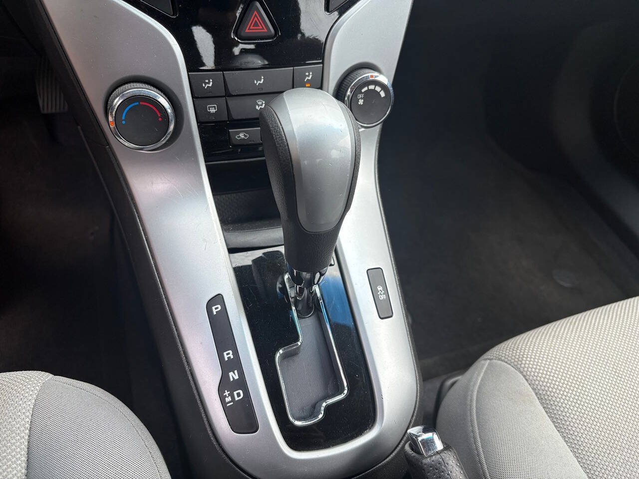 Used 2011 Chevrolet Cruze LT FWD image 15