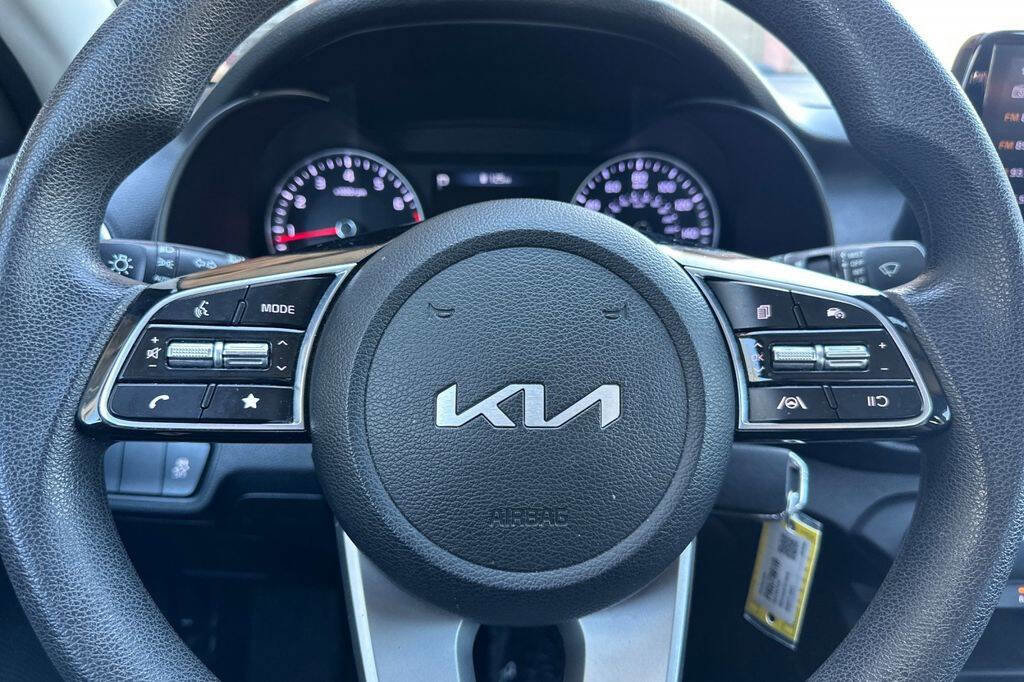Used 2023 Kia Forte LXS image 19