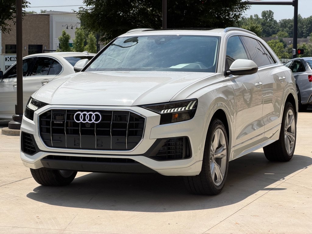 Used 2023 Audi Q8 Premium w/ Convenience Package AWD/4WD image 10