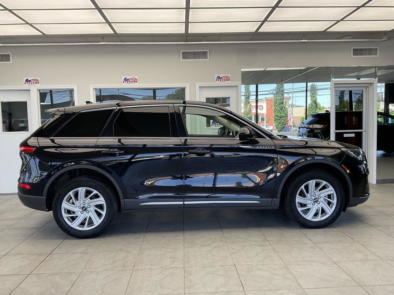Used 2023 Lincoln Corsair AWD image 4