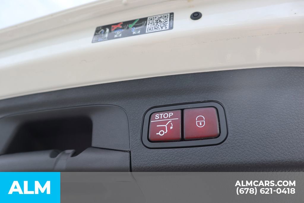 Used 2024 Mercedes-Benz GLE 450e 4MATIC w/ Winter Package image 24