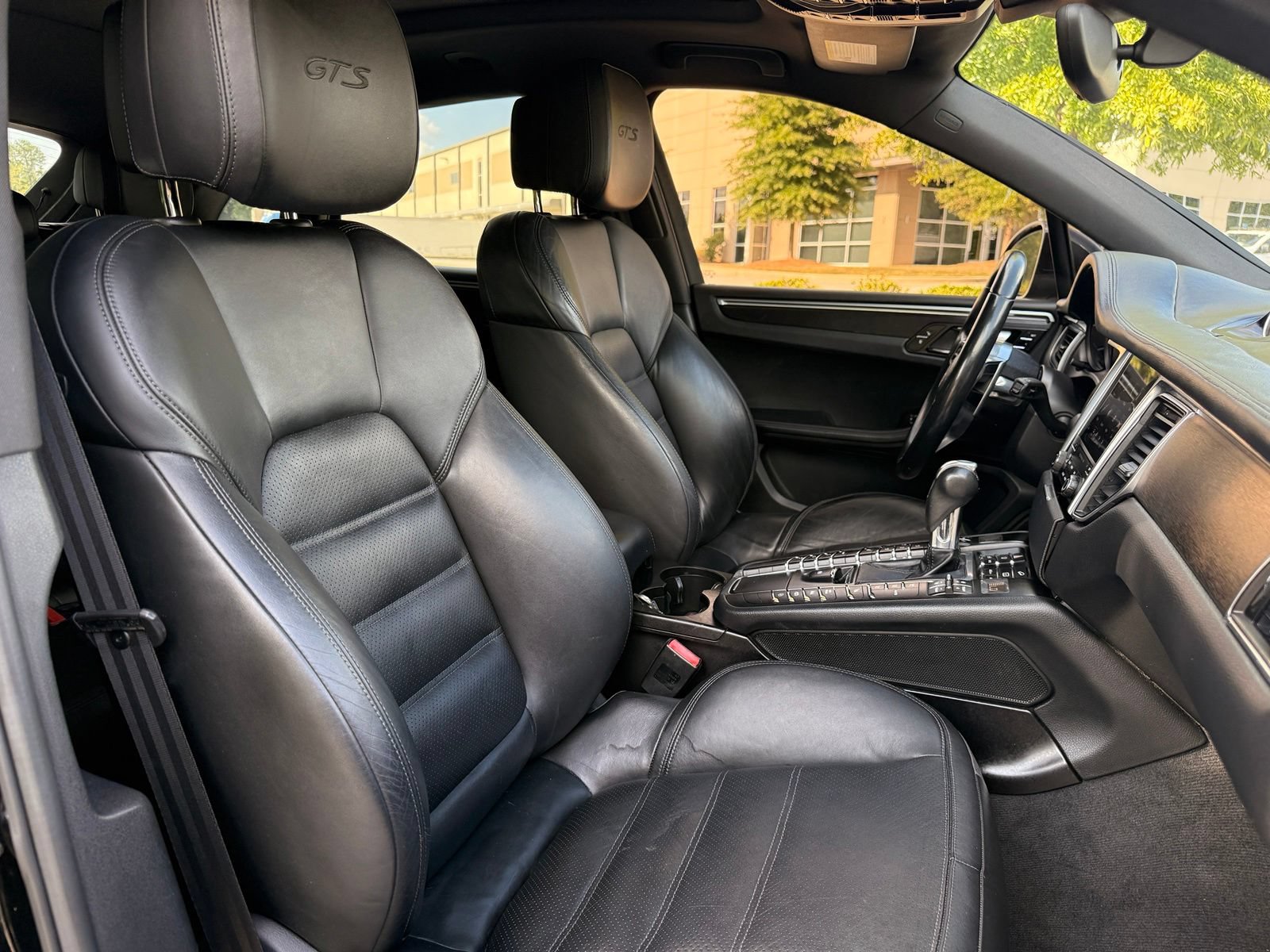 Used 2017 Porsche Macan GTS AWD/4WD image 37