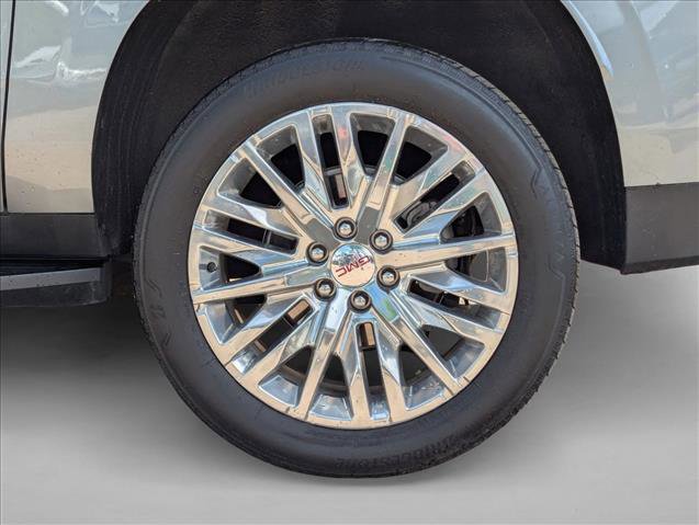 Used 2023 GMC Yukon XL Denali AWD/4WD image 9