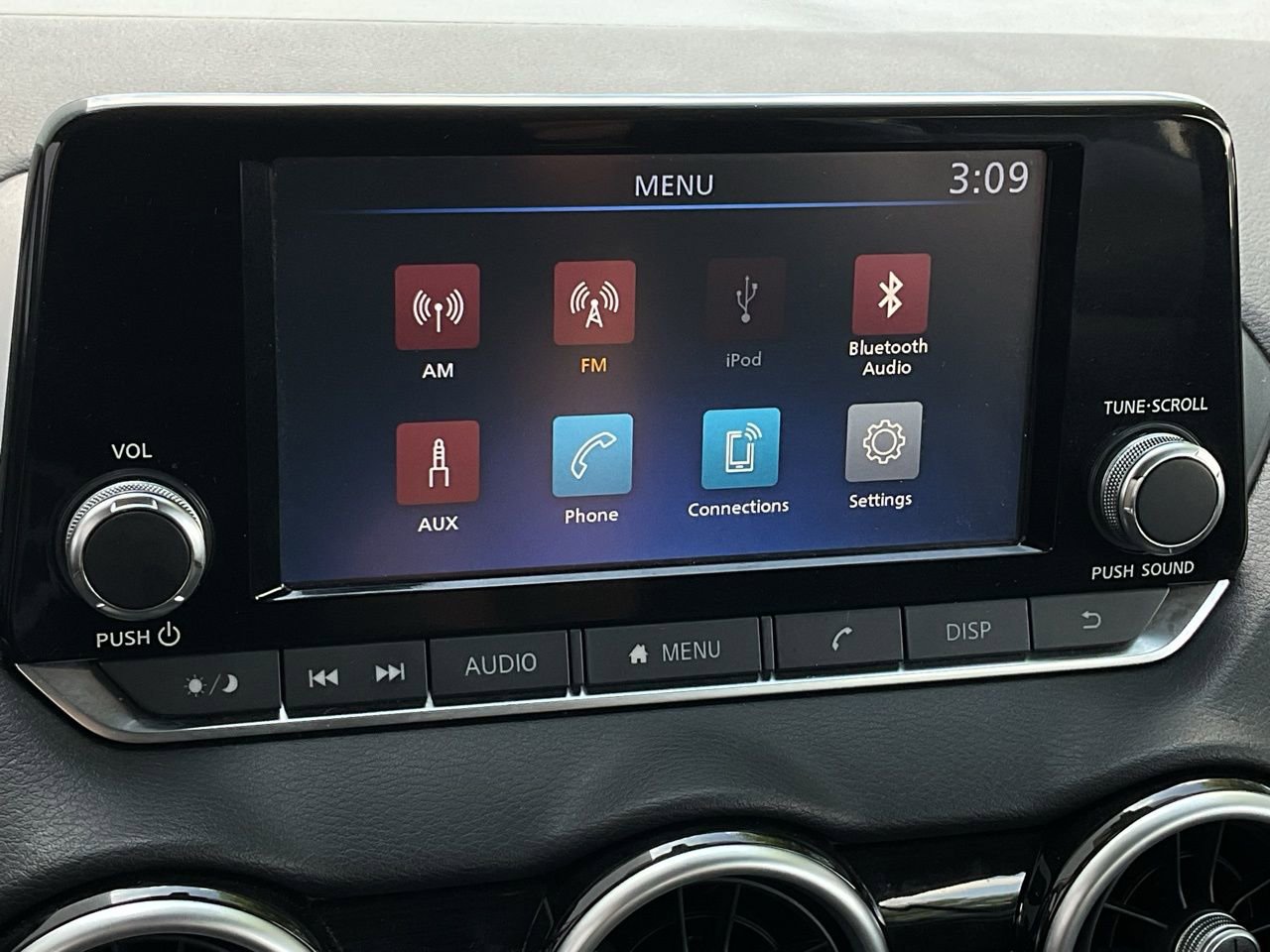 Used 2025 Nissan Sentra S image 29