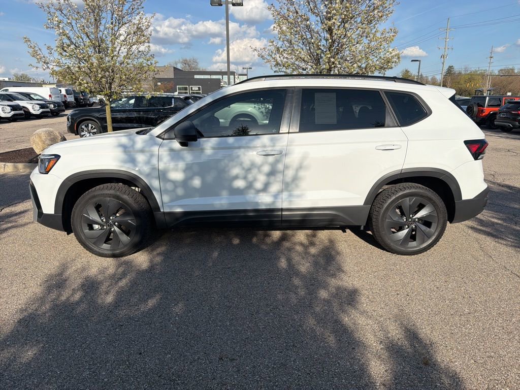 Used 2025 Volkswagen Taos S FWD image 2