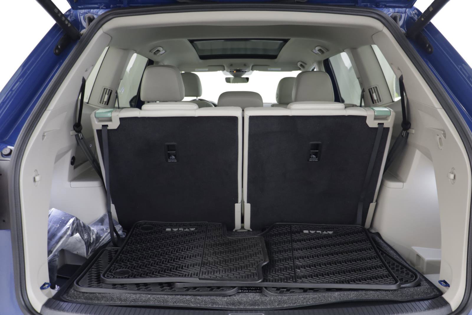 Used 2025 Volkswagen Atlas SEL image 18