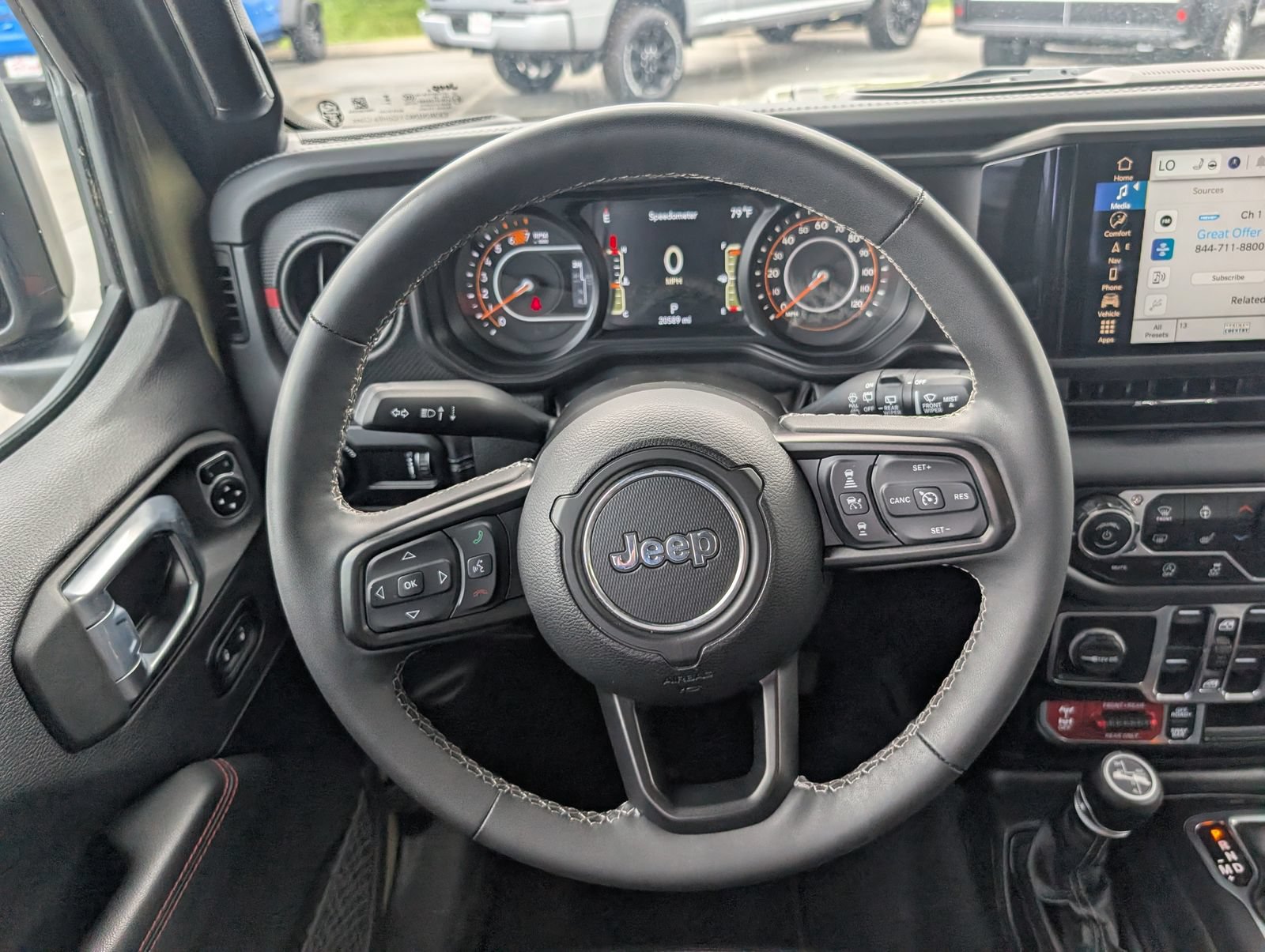 Used 2025 Jeep Wrangler Unlimited Rubicon AWD/4WD image 14