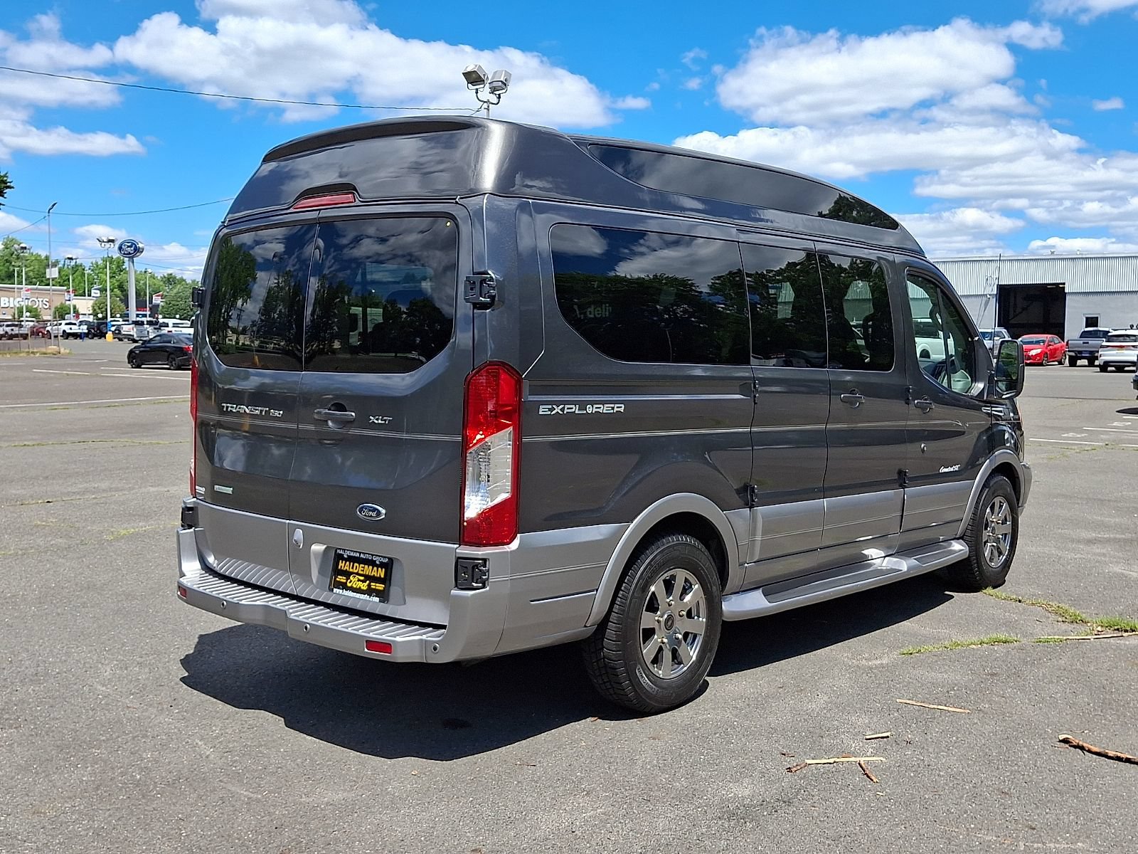 Used 2017 Ford Transit 150 XLT RWD image 7