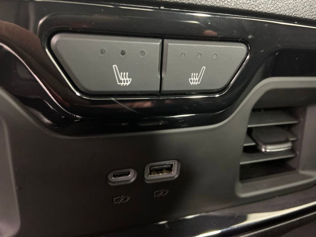 Used 2024 GMC Sierra 2500 AT4 w/ AT4 Preferred Package AWD/4WD image 24