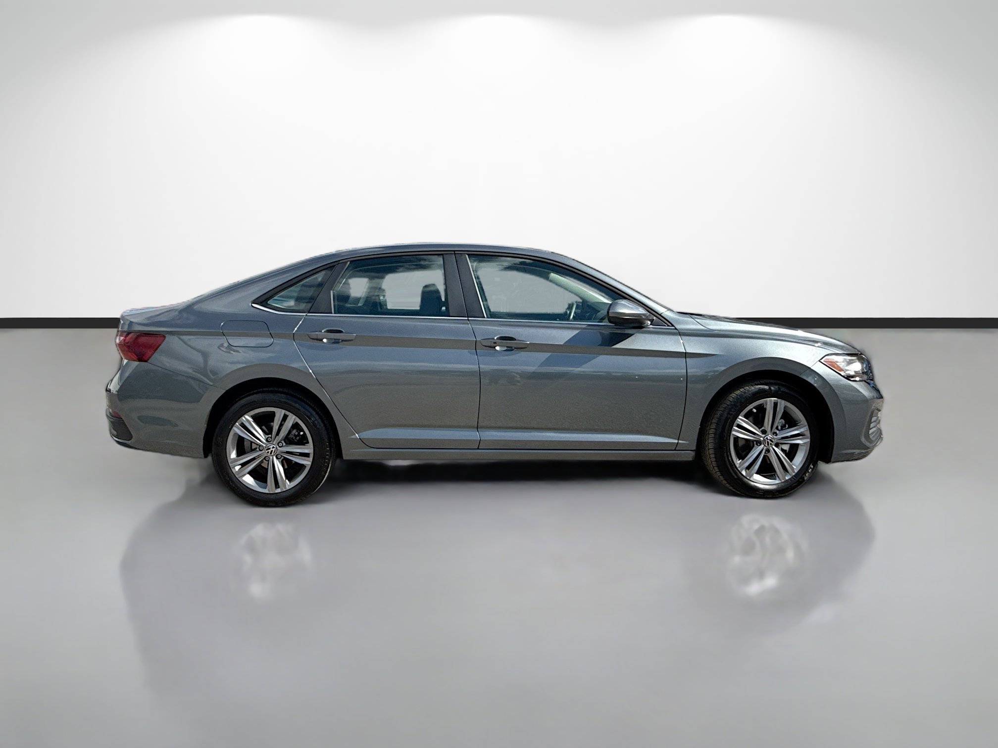 Used 2023 Volkswagen Jetta SE FWD image 2