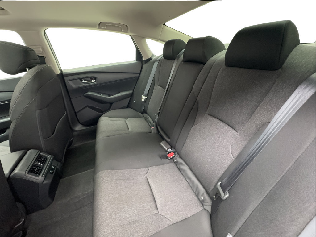 Used 2025 Honda Accord SE image 29