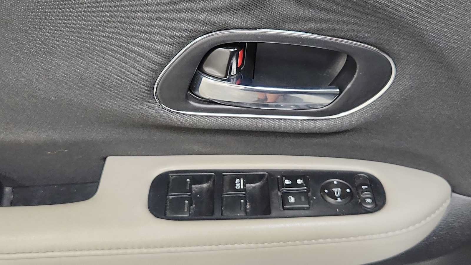 Used 2021 Honda HR-V EX image 15