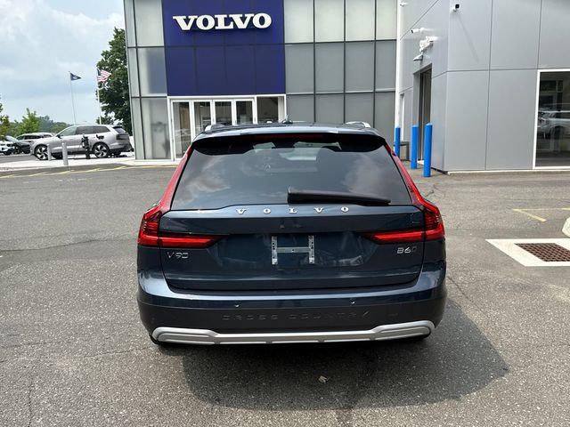 Certified 2025 Volvo V90 B6 Cross Country Ultra AWD/4WD image 3