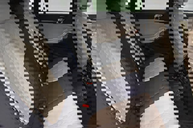 Used 2022 BMW X6 xDrive40i w/ M Sport Package image 19