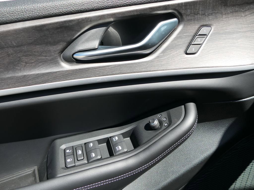 New 2025 Jeep Grand Cherokee Limited w/ Black Appearance Package image 10