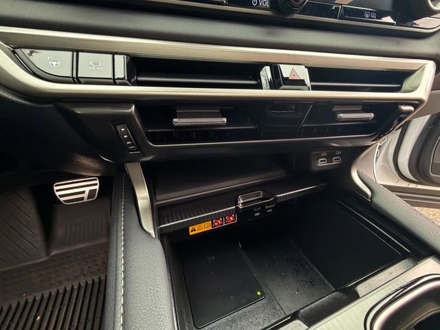 Used 2024 Lexus RX 500h F Sport w/ Convenience Package image 19