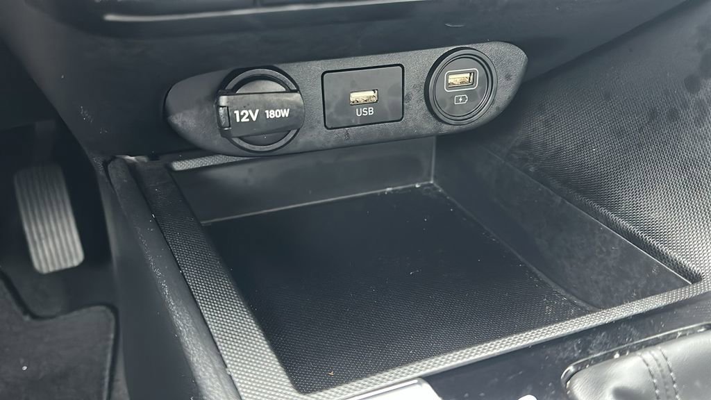 Used 2023 Hyundai Elantra SEL image 26