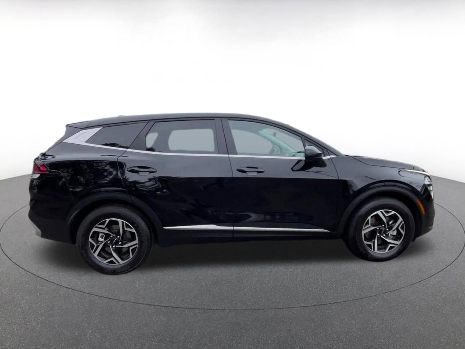 Used 2025 Kia Sportage LX image 16