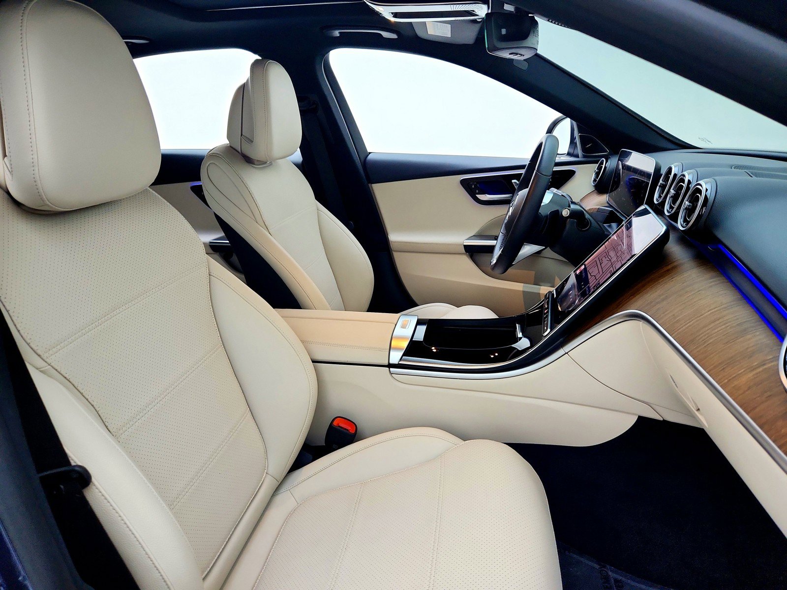 Used 2024 Mercedes-Benz C 300 Sedan image 25