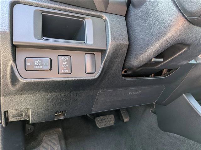 Used 2016 Toyota Tacoma TRD Off-Road w/ Premium & Technology Package image 17