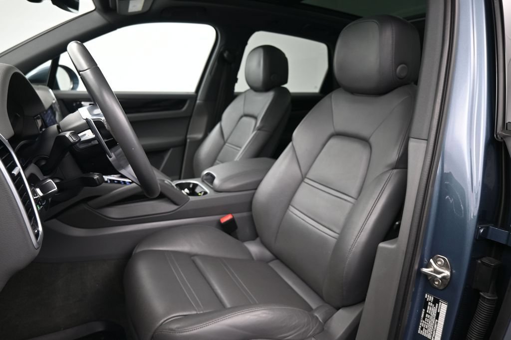 Certified 2020 Porsche Cayenne AWD/4WD image 5