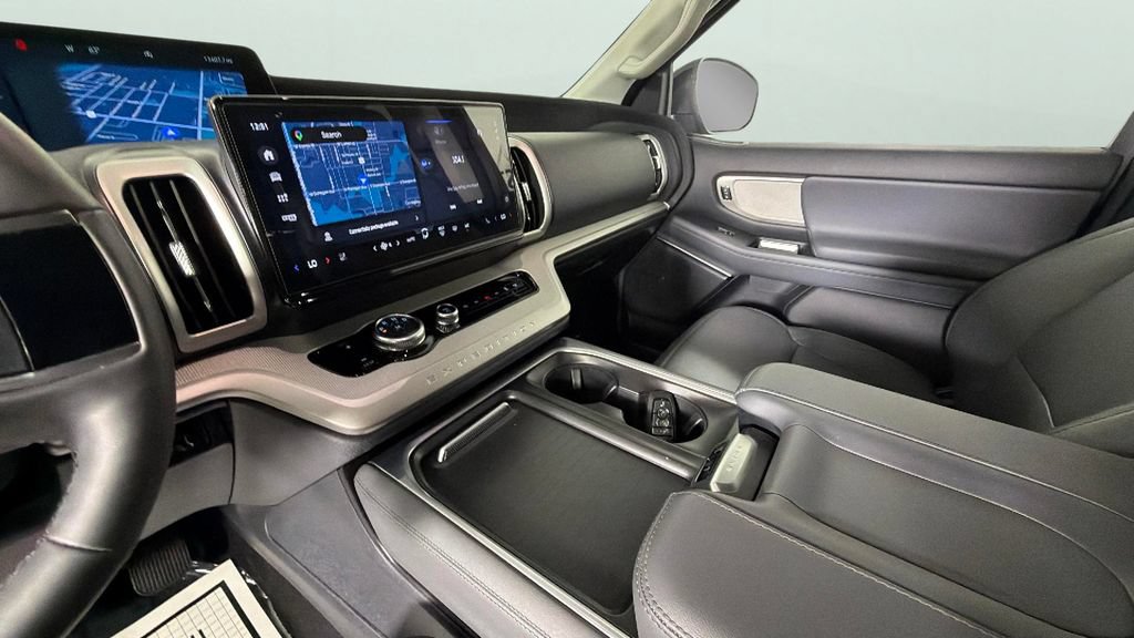 Used 2026 Ford Expedition Active RWD image 19