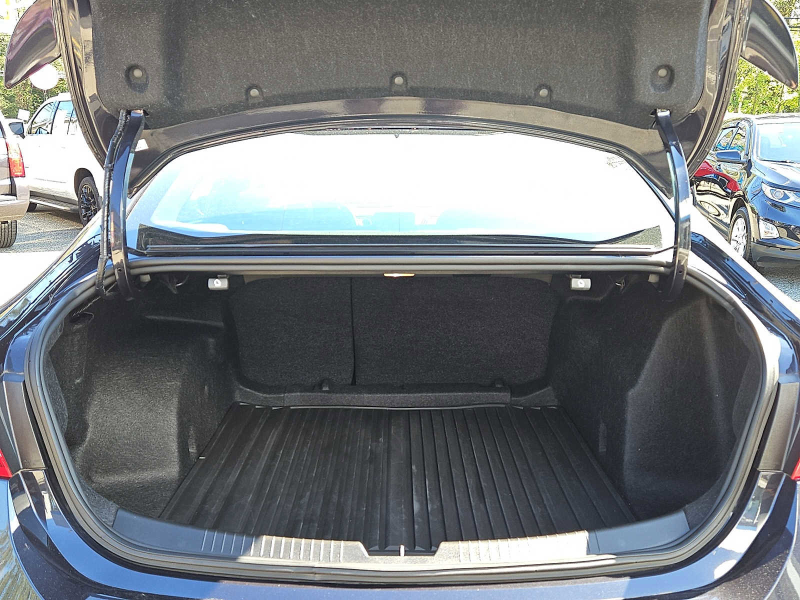 Used 2023 Chevrolet Malibu RS w/ LPO, Floor Liner Package image 27