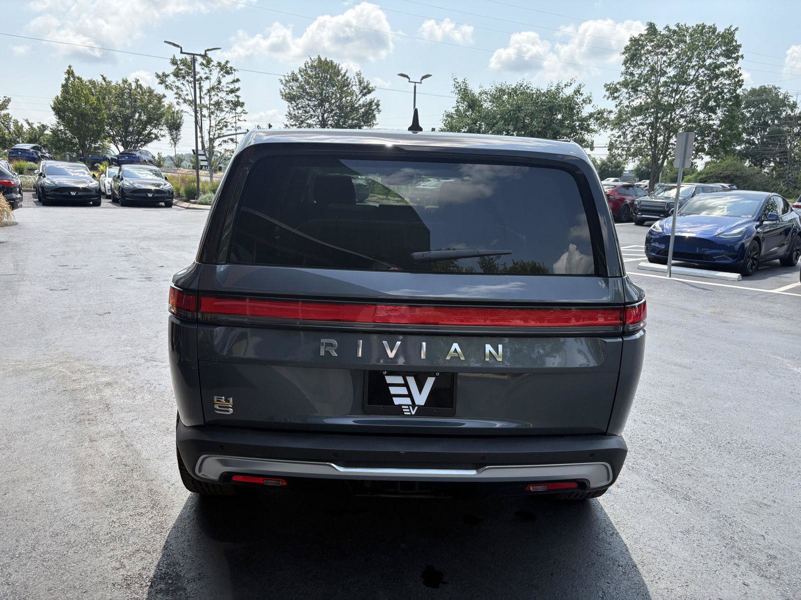 Used 2023 Rivian R1S Adventure Quad AWD/4WD image 7