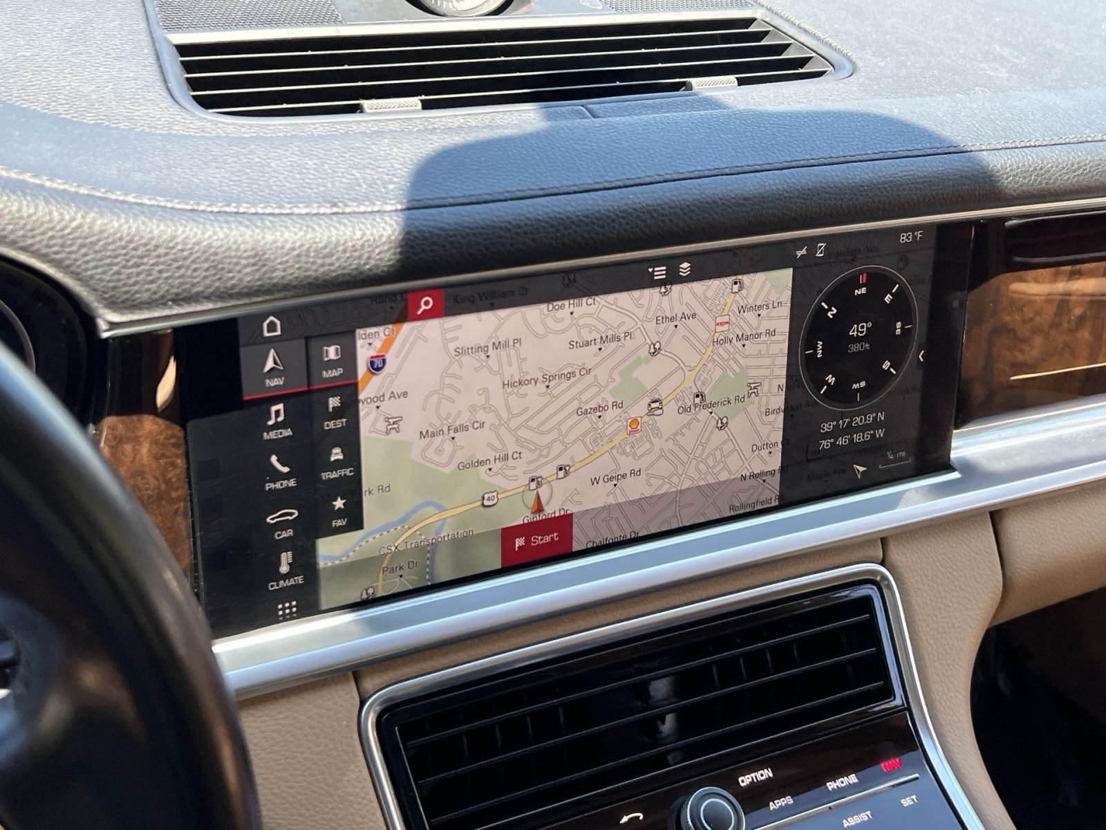 Used 2018 Porsche Panamera RWD image 25