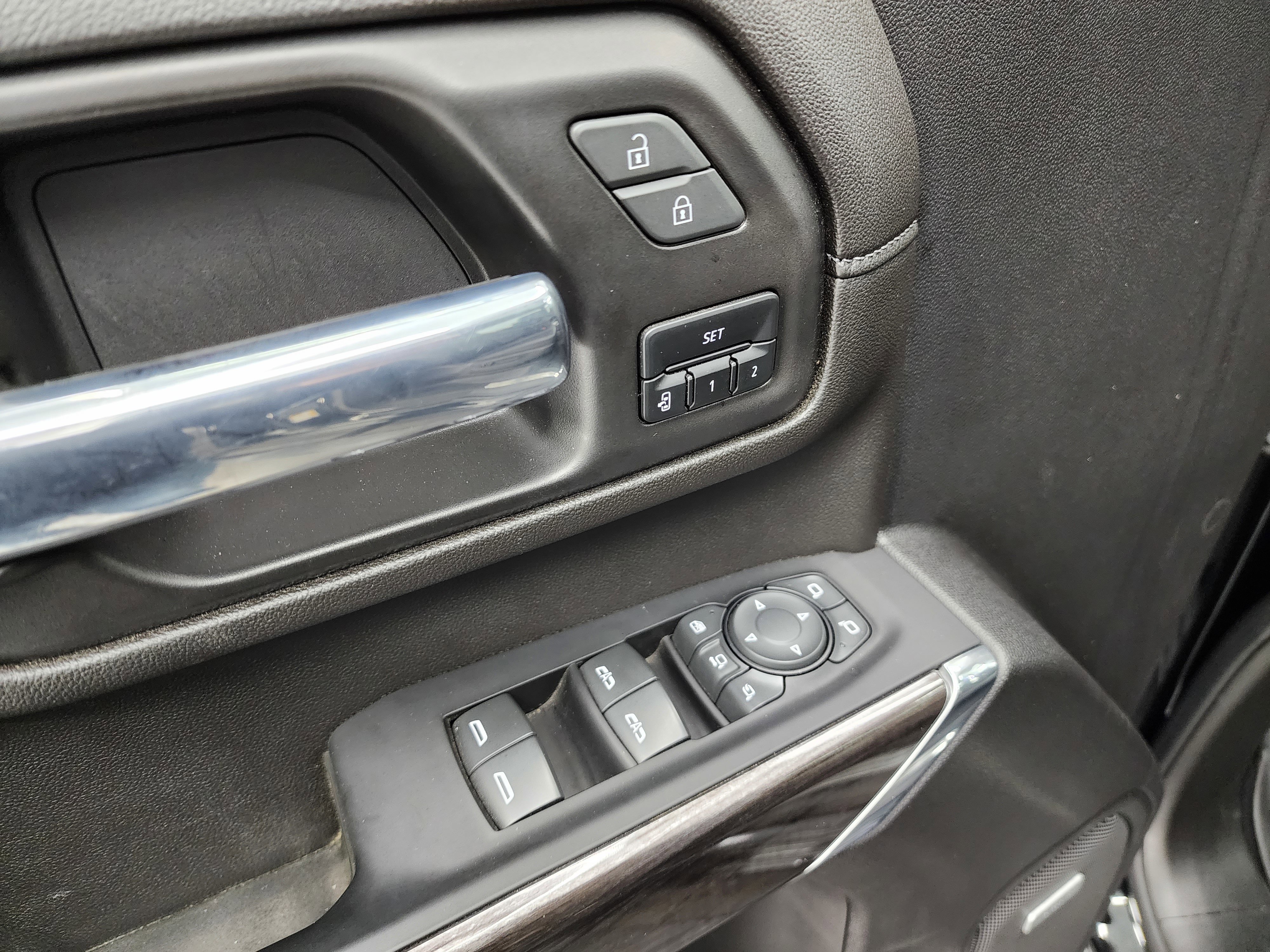 Used 2023 Chevrolet Silverado 2500 LTZ w/ LTZ Plus Package image 46