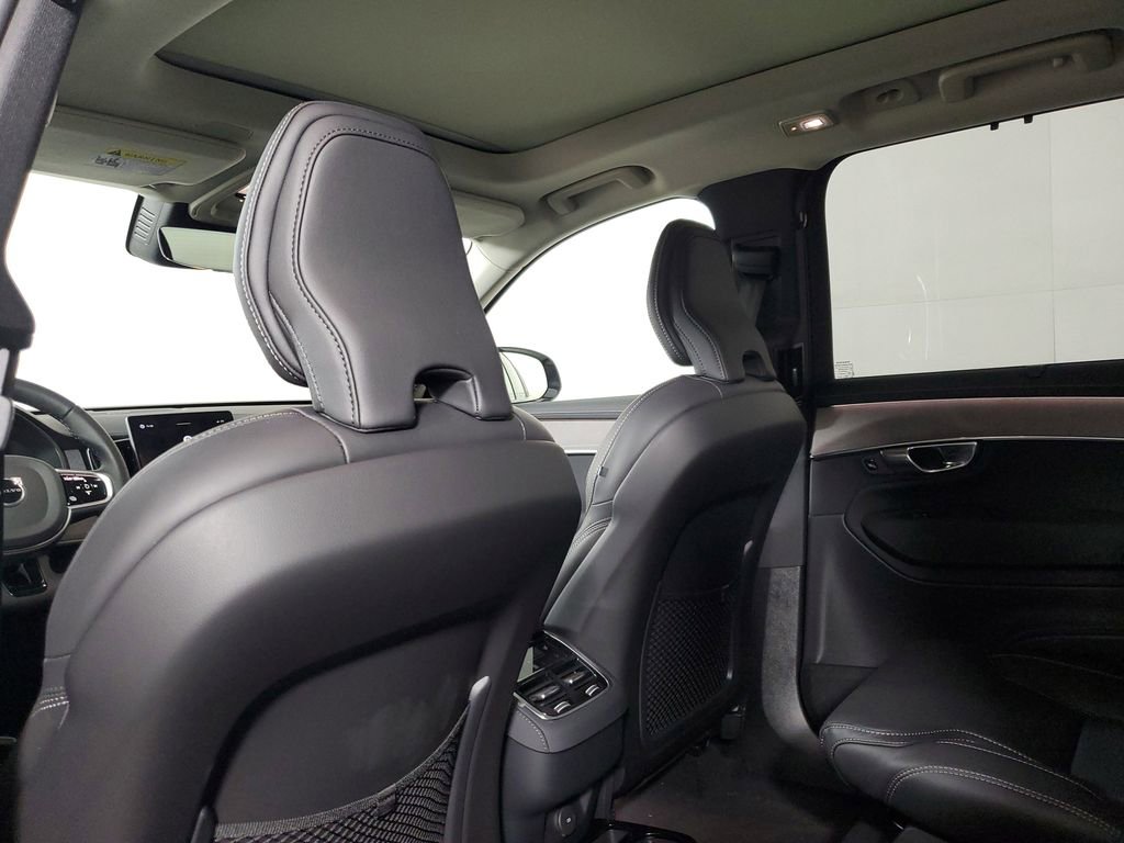 New 2026 Volvo XC90 B6 Ultra w/ Protection Package image 14