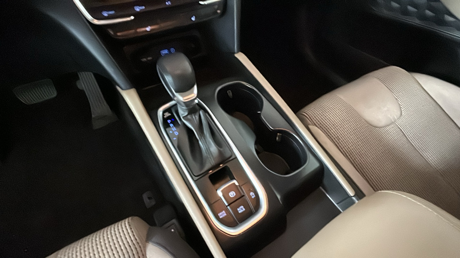 Used 2019 Hyundai Santa Fe SEL FWD image 26
