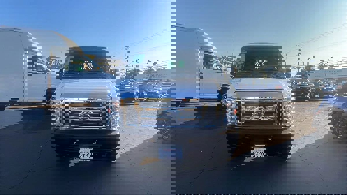 Used 2013 Ford E-150 and Econoline 150 image 2