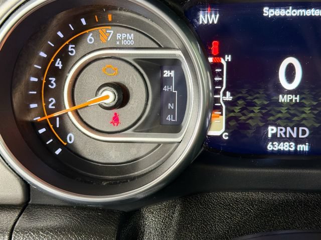 Used 2018 Jeep Wrangler Unlimited Sahara w/ Dual Top Group AWD/4WD image 13
