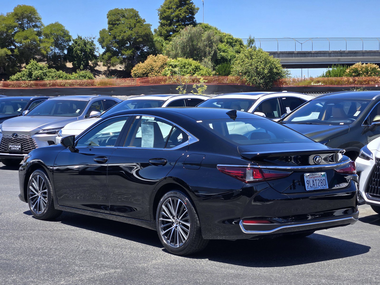 Certified 2024 Lexus ES 300h w/ Premium Package FWD image 6