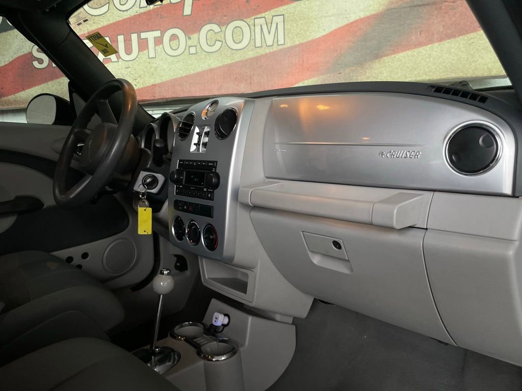 Used 2007 Chrysler PT Cruiser Convertible w/ Spring Special Group image 23