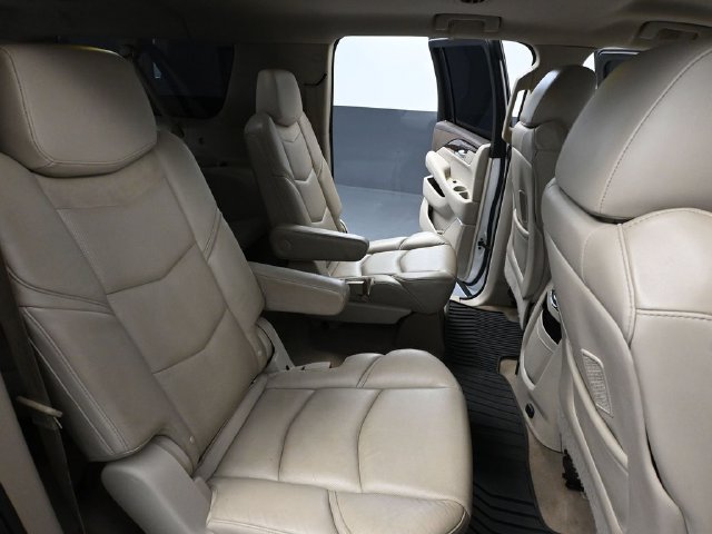 Used 2017 Cadillac Escalade ESV 4WD image 42