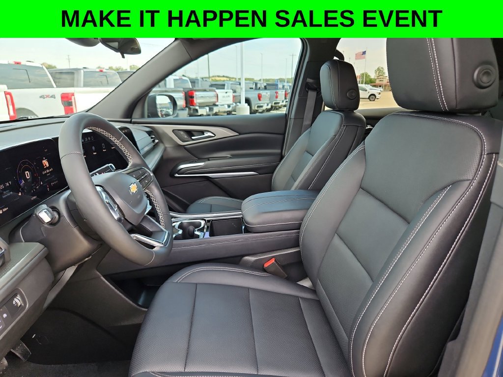 Used 2025 Chevrolet Traverse LT w/ Driver Confidence Package FWD image 9