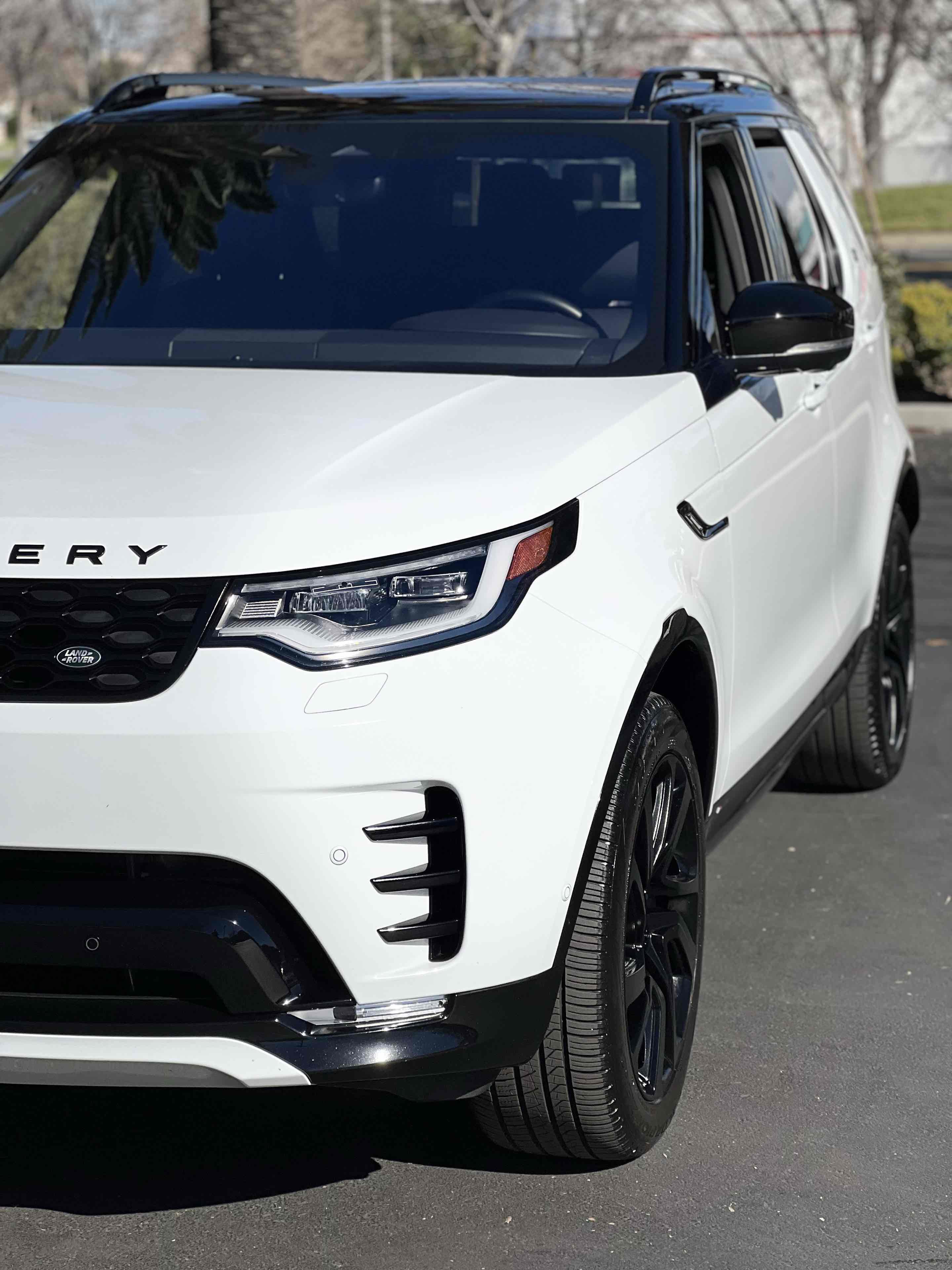 Used 2021 Land Rover Discovery S R-Dynamic image 55