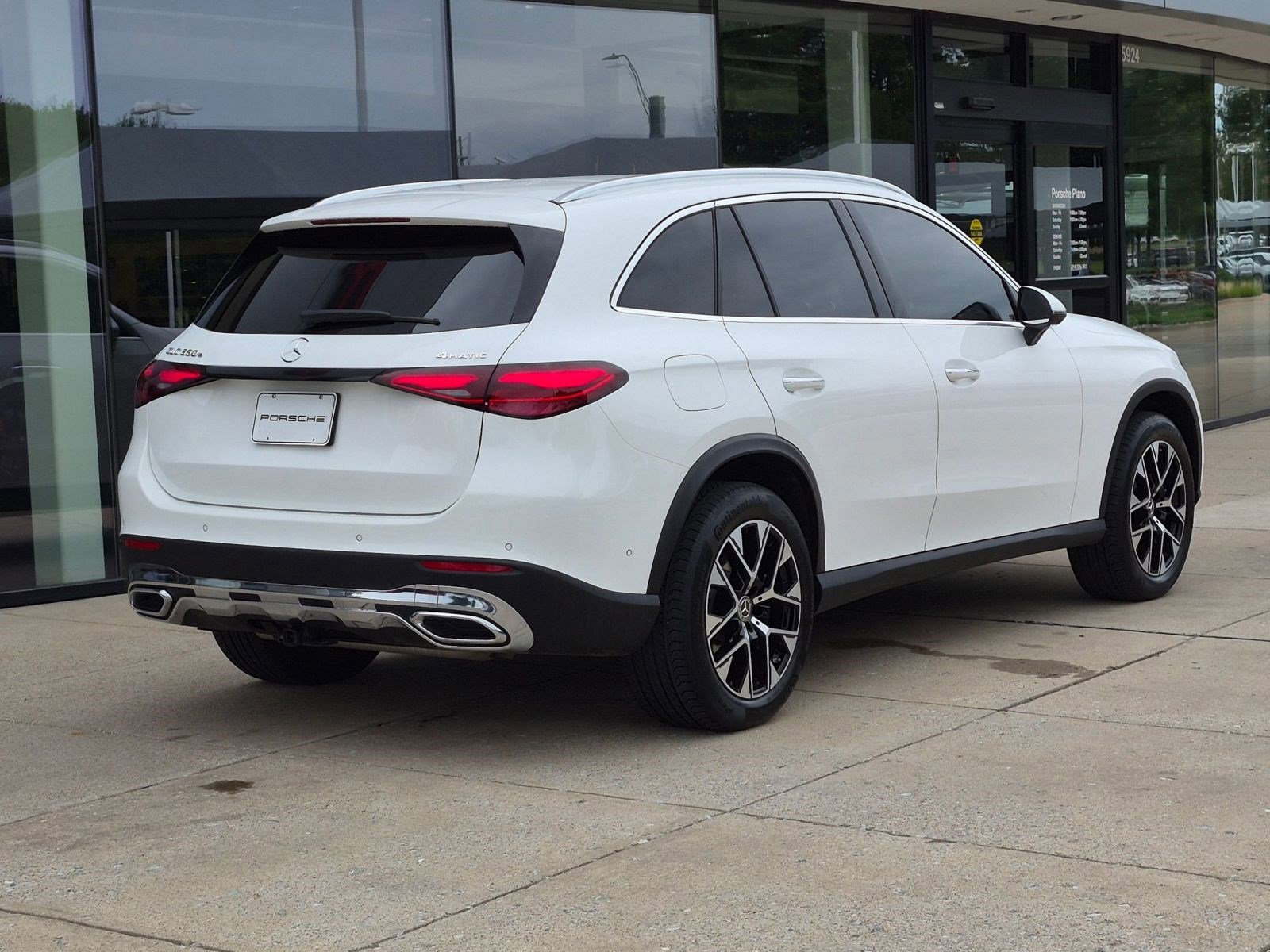 Used 2025 Mercedes-Benz GLC 350e 4MATIC image 9