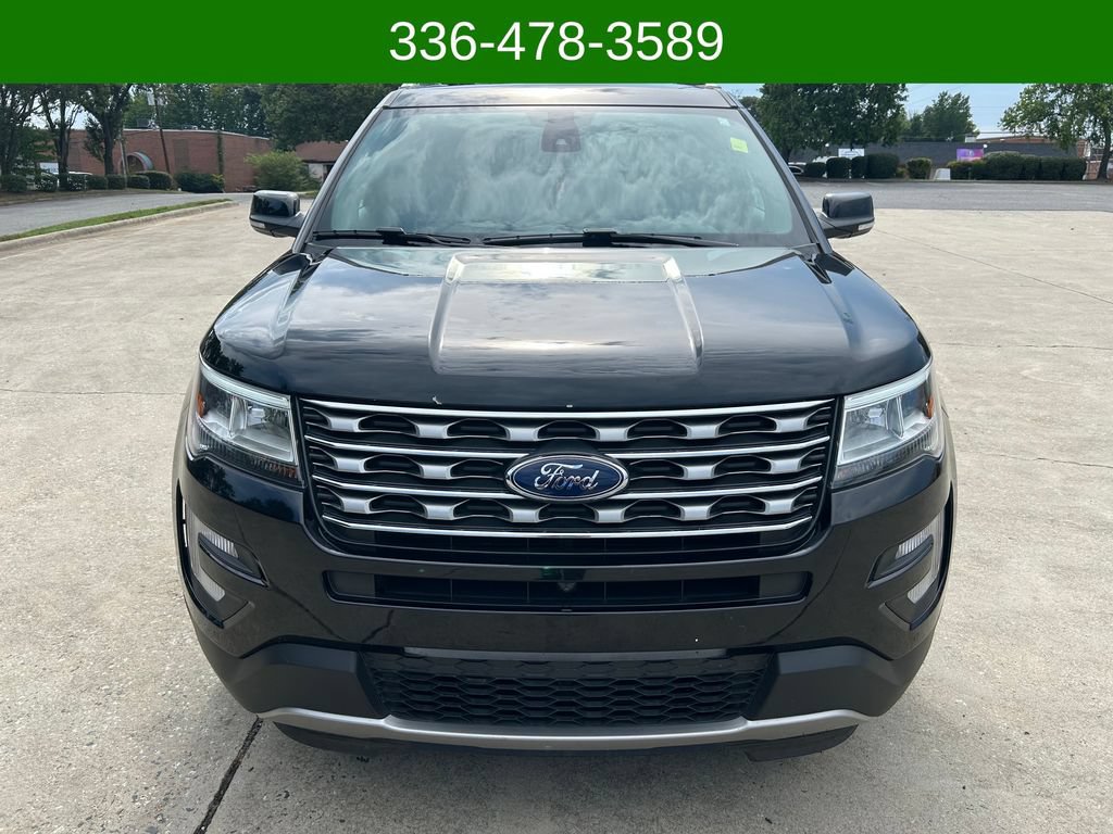 Used 2017 Ford Explorer Limited w/ Equipment Group 301A FWD image 8