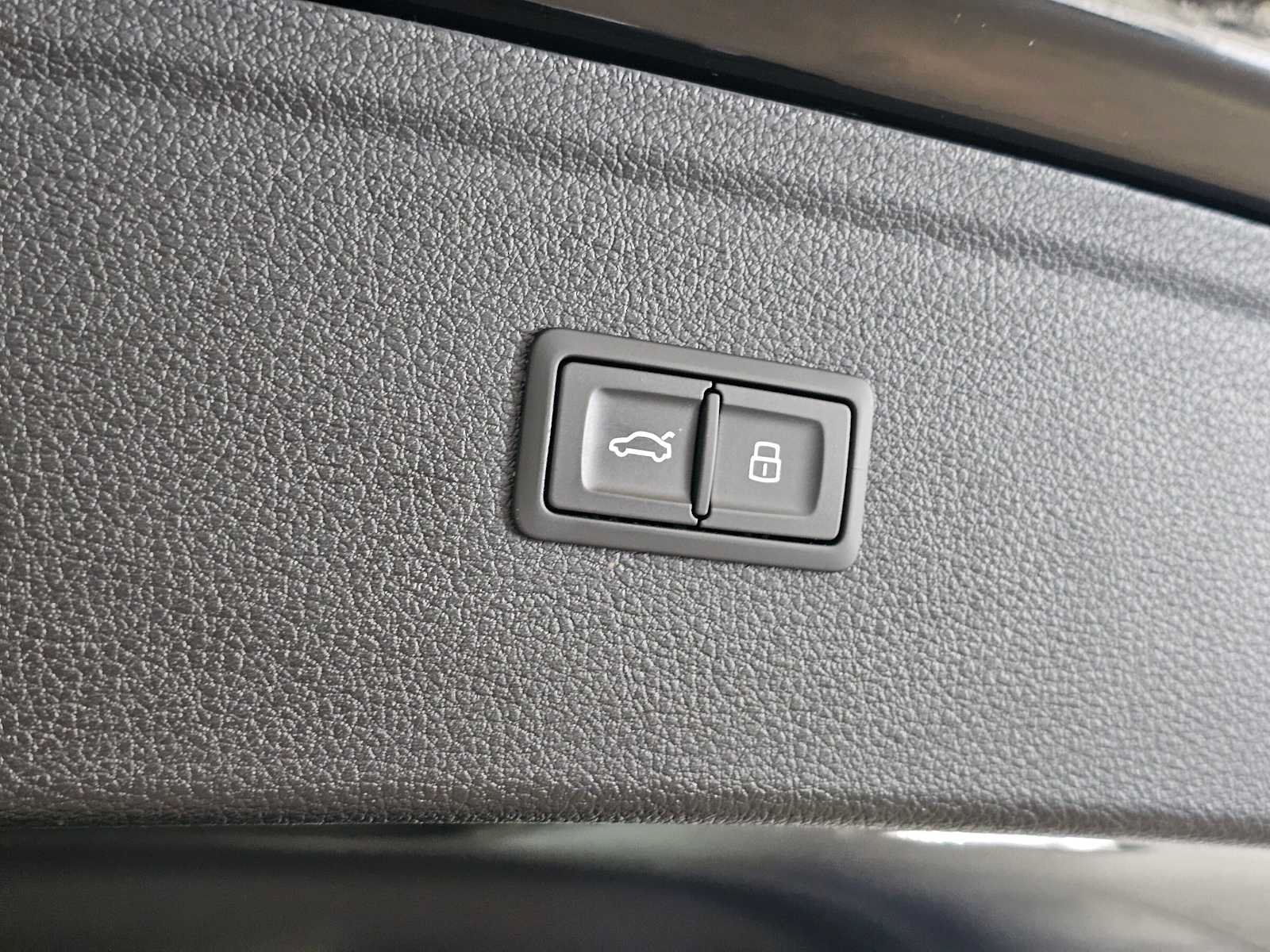 Used 2022 Audi SQ5 Premium AWD/4WD image 17