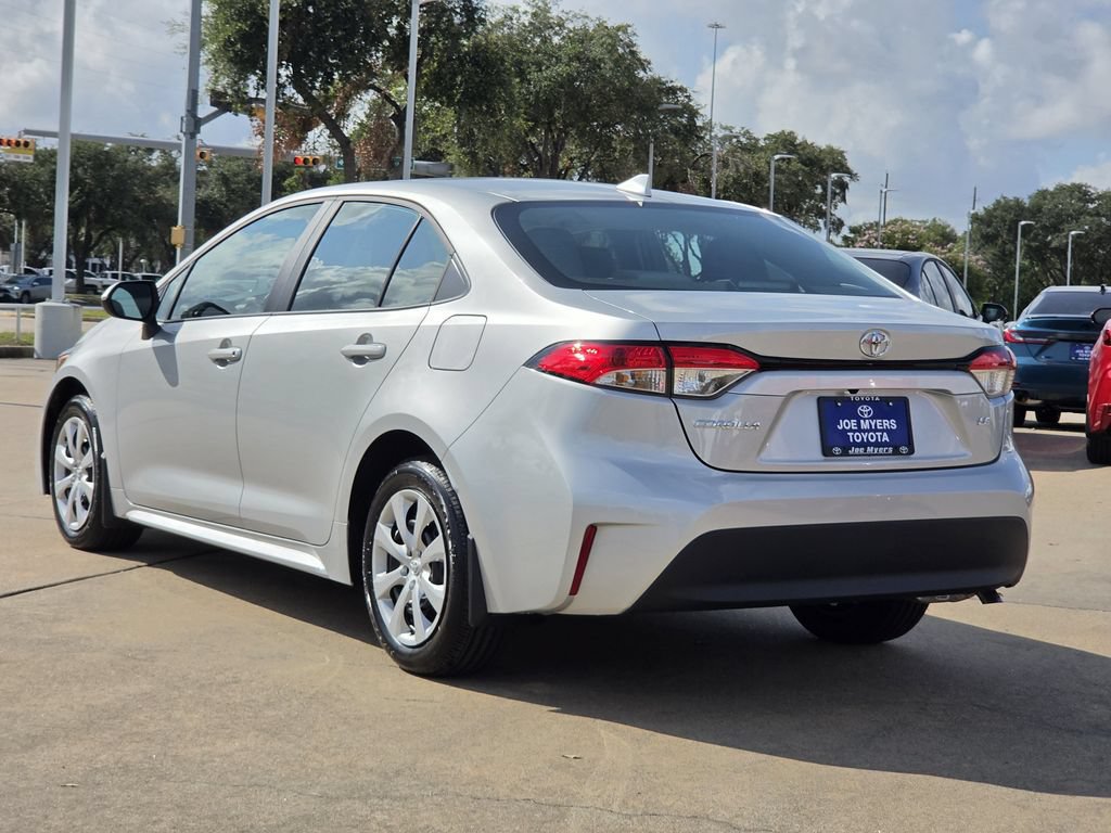 Used 2026 Toyota Corolla LE FWD image 7